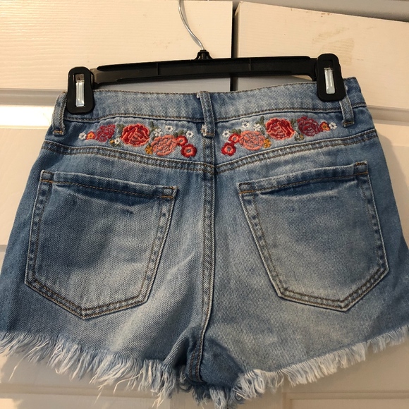 Floral Embroidered Jean Shorts - Picture 2 of 2